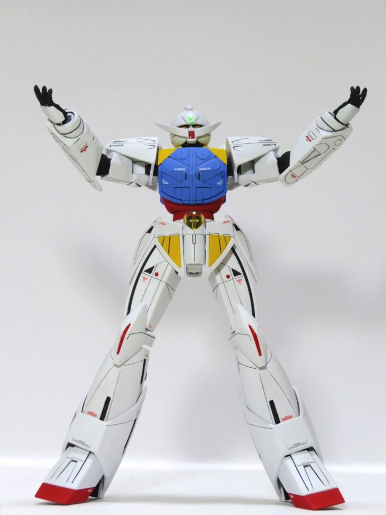 ∀ガンダム、今では宇宙世紀以外の作品だと1.2を争うぐらいに好きですが、初めて∀ガンダムのデザインを見たときに、例に漏れず髭の存在にビックリしたのを覚えています(;´д｀)そして、最終決戦の盛り上がりは歴代ガンダムでもトップだと思うんですよねぇ😃ロランが「人が、安心して眠るためには…！」と言い放ちながら、ターンXとの戦いに挑む姿に、全身鳥肌が立ちました🥺