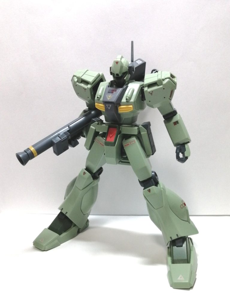 前全体にメラニンスポンジでつや消しして部分塗装してスミ入れしてデカール貼って製作しました。