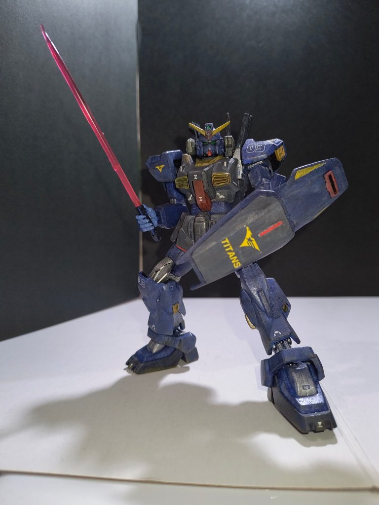 ビームサーベルはクリアじゃなかったので切り取ってクリアのランナーで作りました(zaku-kao5)