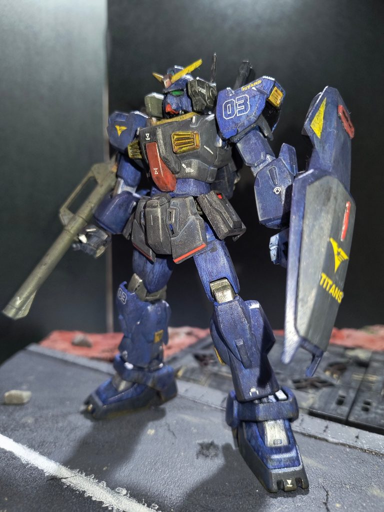 ジェリド・メサが使ってたらボロボロになってたんじゃないかとイメージしてみたり(zaku-kao3)