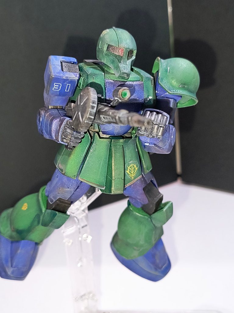 このシンプルなマシンガンがいい(zaku-kao2)