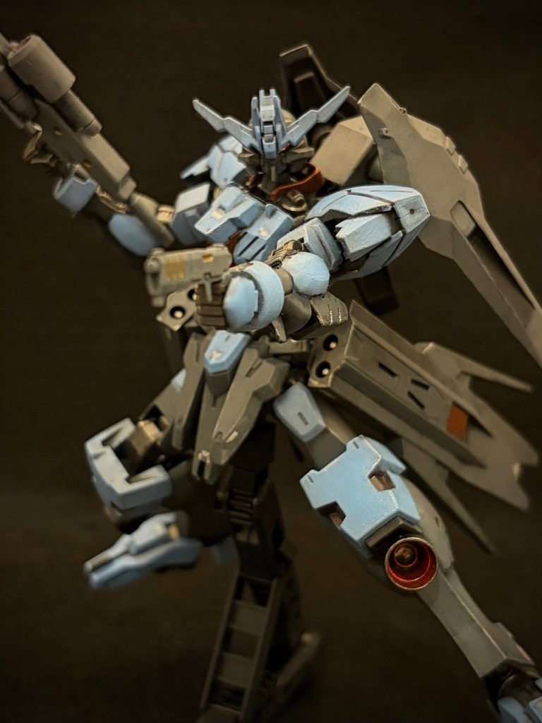 ガンダムヴィダール 〜合わせ目や塗り分けをがんばった–4枚目/制作者：とうと (Touto) | 2年目食卓モデラー＠スポンジ塗装