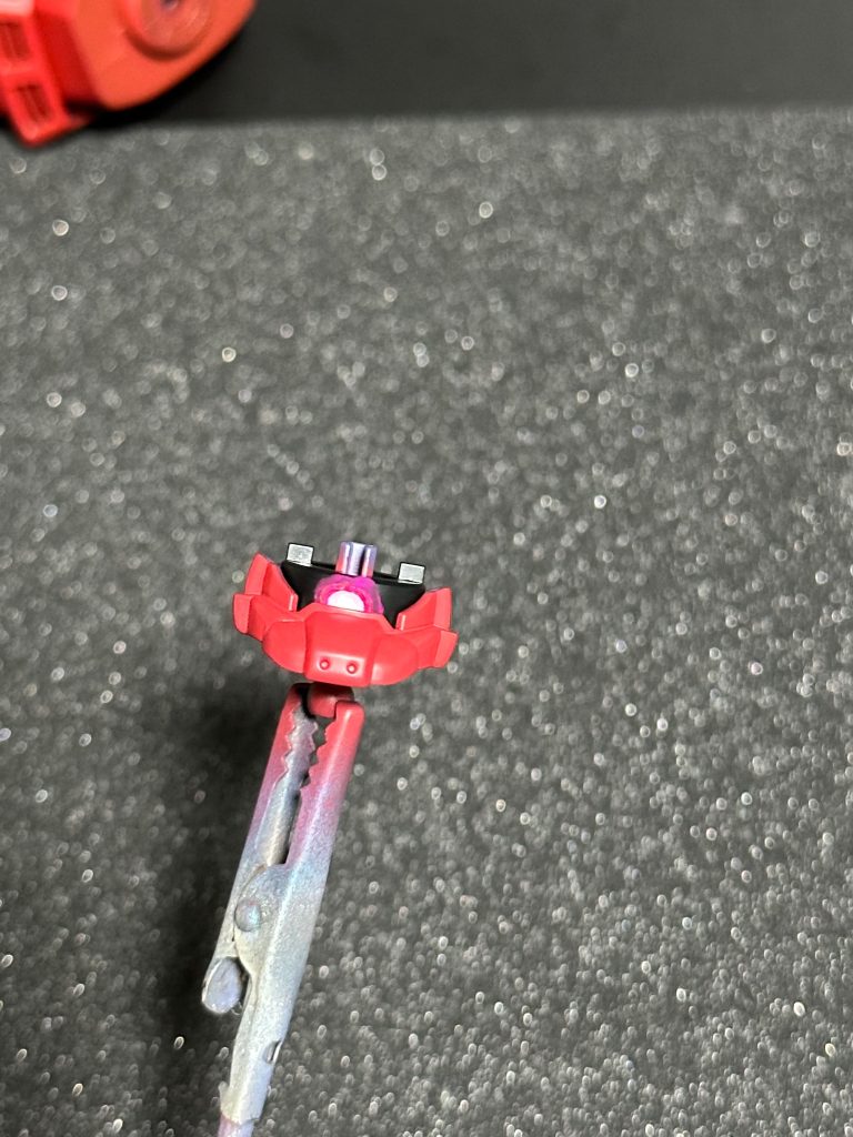 モノアイはアクリルガッシュで手書き