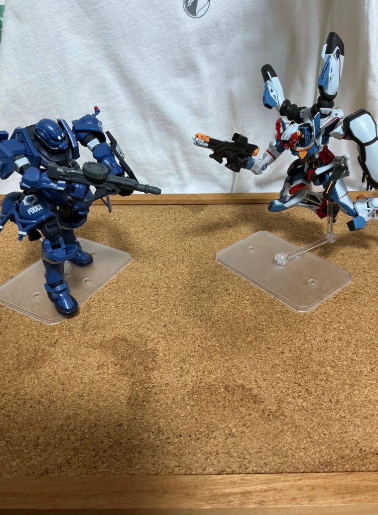 足首を骨折した軍警ザクくんとこちらも塗装済み！！