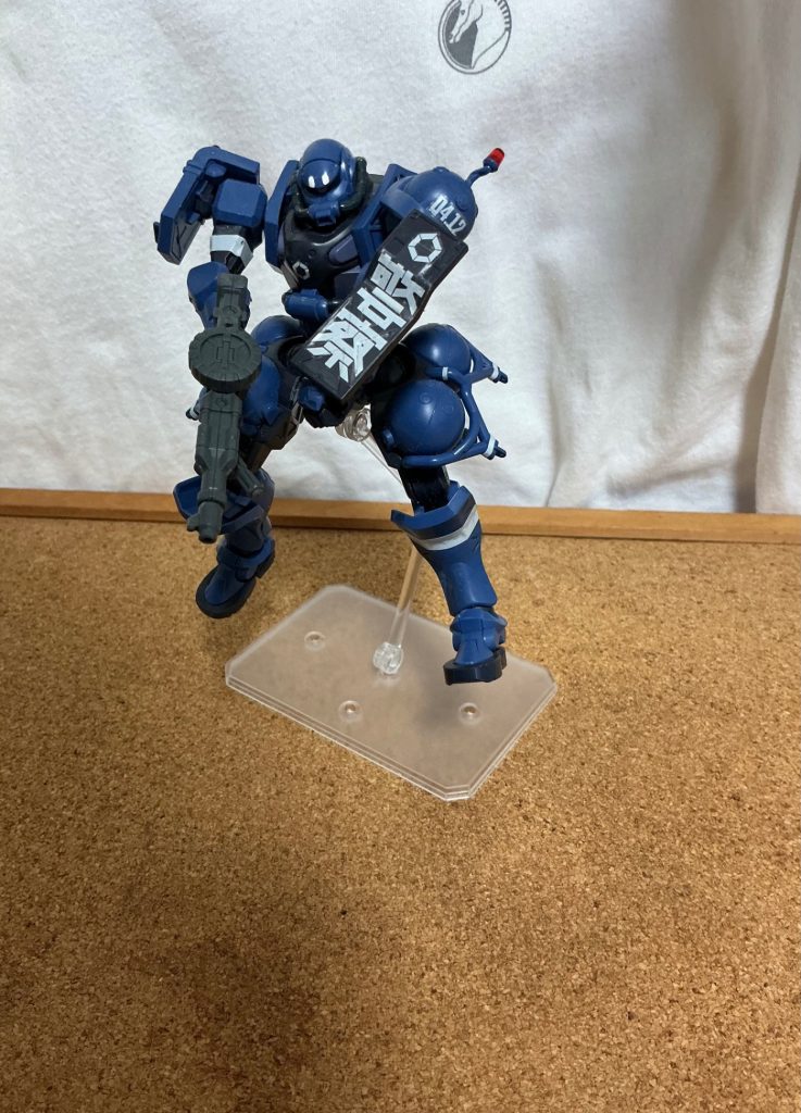 頭の白いところのデカールミスって色塗りました