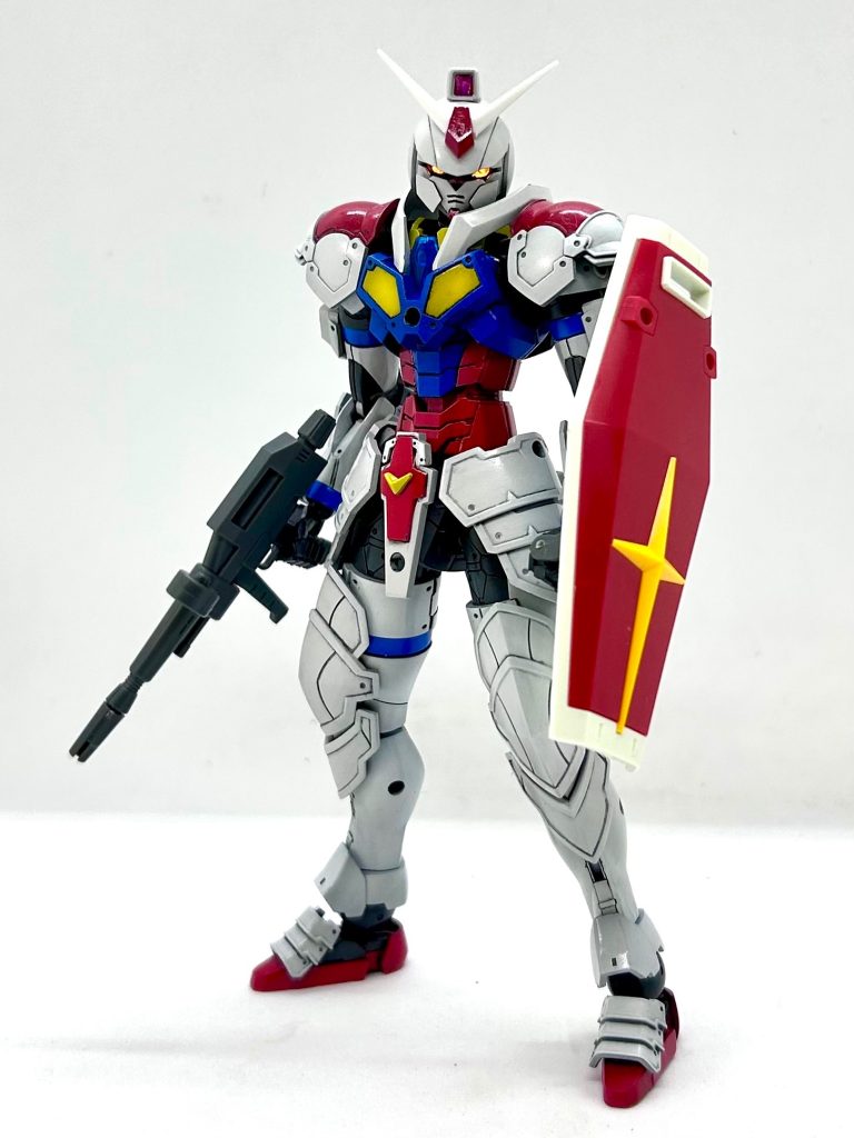 お、武器持たせら一気にガンダムっぽいかも😳