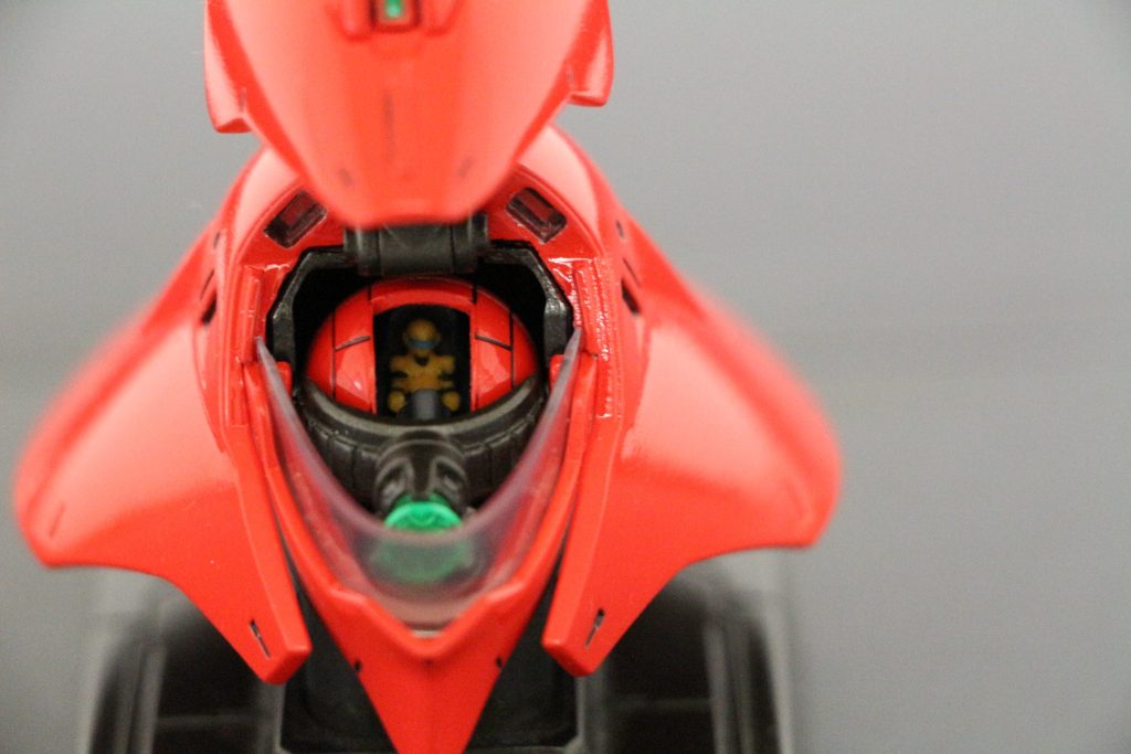 脱出ポットはMG サザビー Ver.kaのパーツを使用