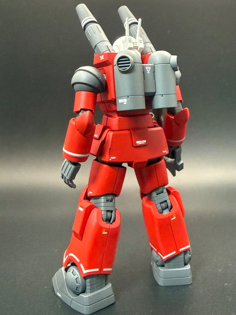 後から見るとなかなかのズンクリ具合､､､製作者自身とよく似た体型になりました。