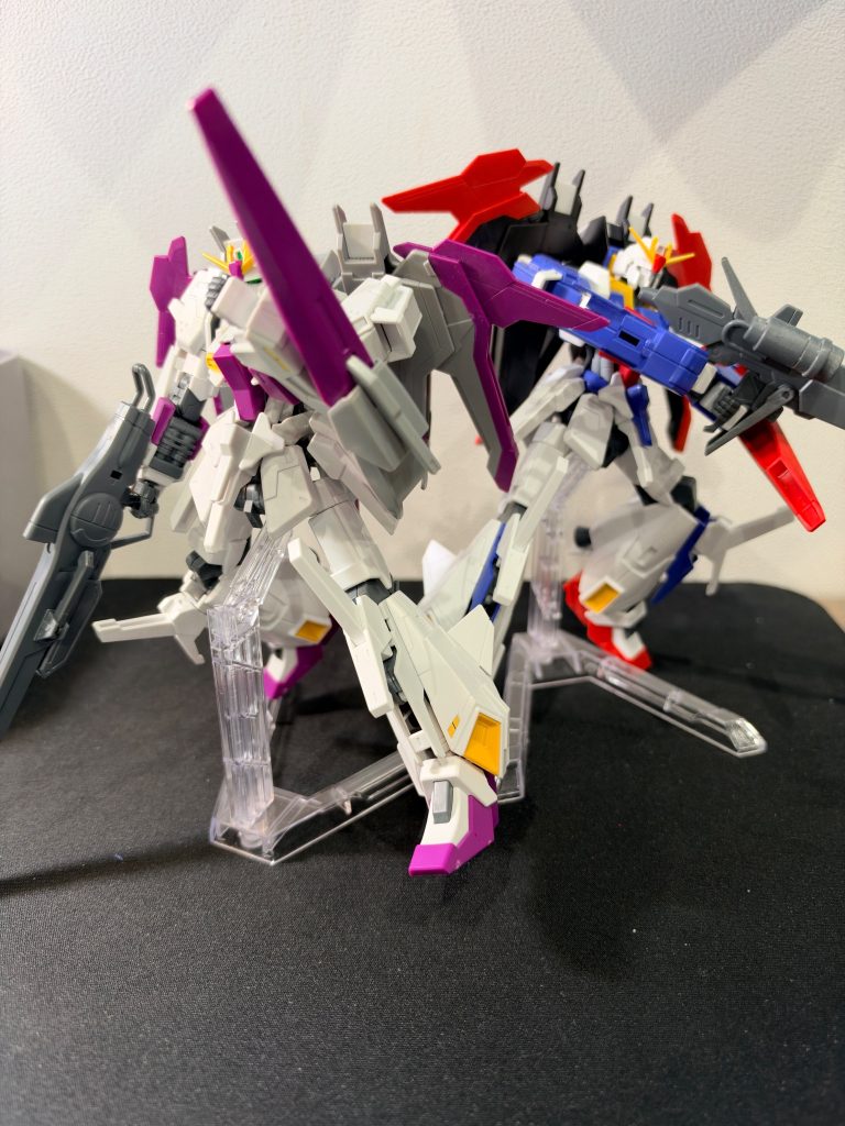 前回作成したライトニングZガンダムとアスプロス並べてみました😊おんなじやないか〜い
