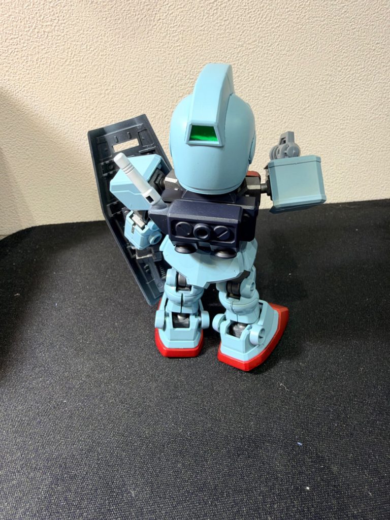 胴体はガンダムのをプラ板で蓋しました