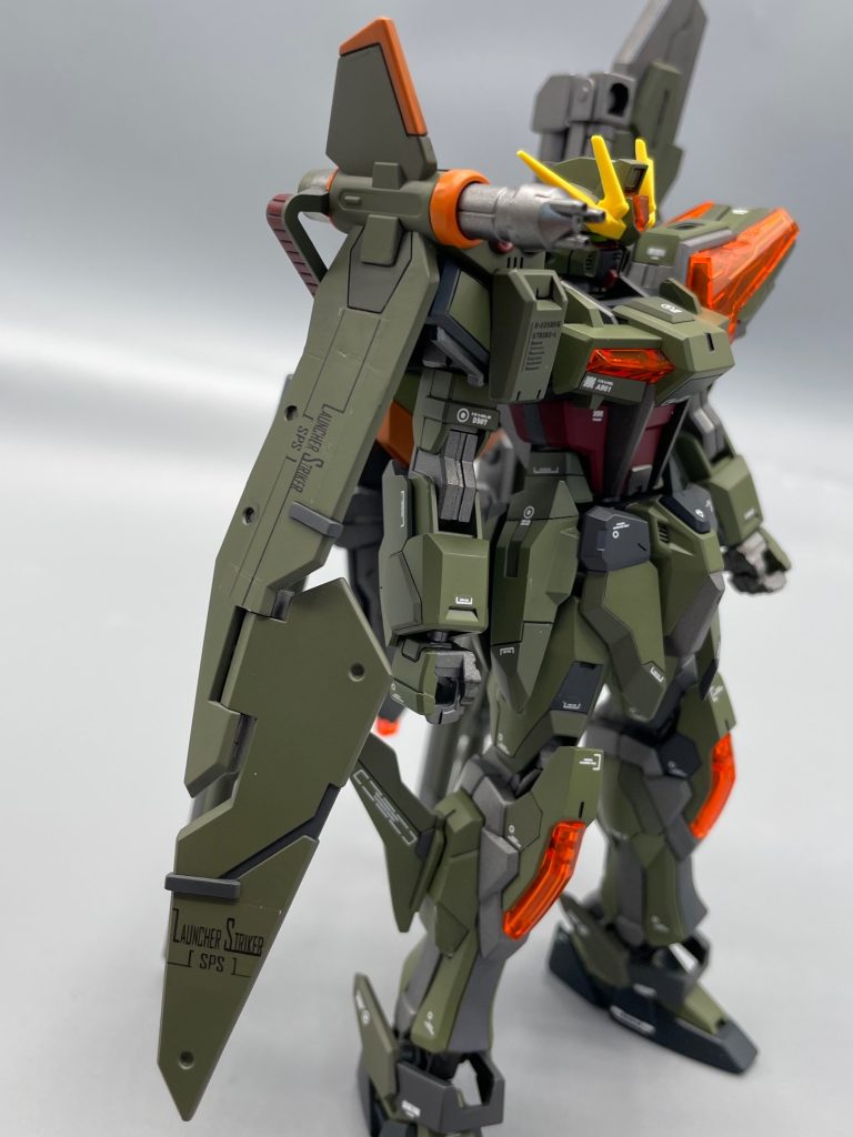 コンボウェポンポットもシールド部を拡張、ガンバルカン先端部は30MMパーツを流用！