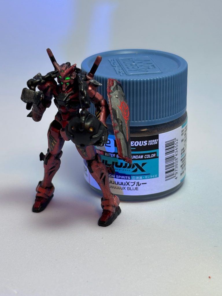 次の赤いガンダムは薄く重ねるを目指したんですが、難しいですねー（笑）右側が暗いイメージなんですが…&nbsp;アピールポイントは…んーーー、ハンマーの鎖の延長？どうでもいいですね