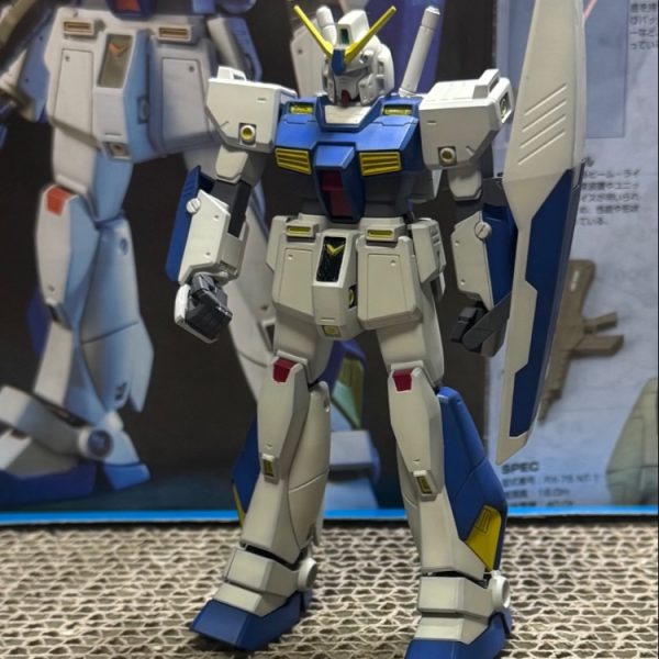 だいぶ放置していたアレックスようやく塗装して組みました部分塗装が下手すぎて(gundam-kao9)（1枚目）