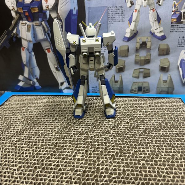 だいぶ放置していたアレックスようやく塗装して組みました部分塗装が下手すぎて(gundam-kao9)（3枚目）