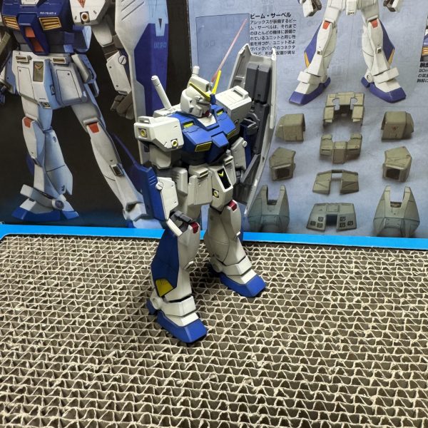 だいぶ放置していたアレックスようやく塗装して組みました部分塗装が下手すぎて(gundam-kao9)（4枚目）
