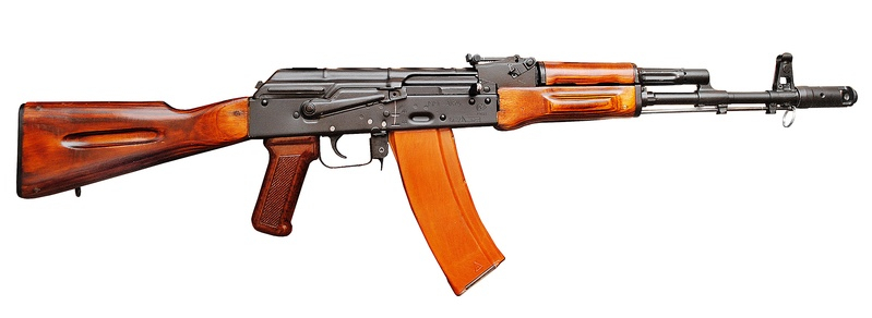 今回は、LA-4(ネステロフ・アサルトライフル)から着想を得て、作ってまいります!!let's go!ジムライフルをベースにしてジャンクパーツをあれこれ貼り付けて大体の形状になったものがこちら↓