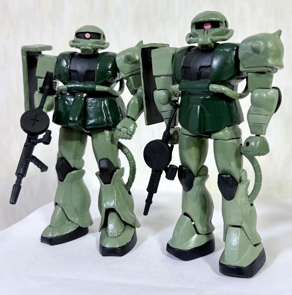 元は同じベストメカコレクションザクだが、片割れはリバイブ版と合体した個体である(zaku-kao5)