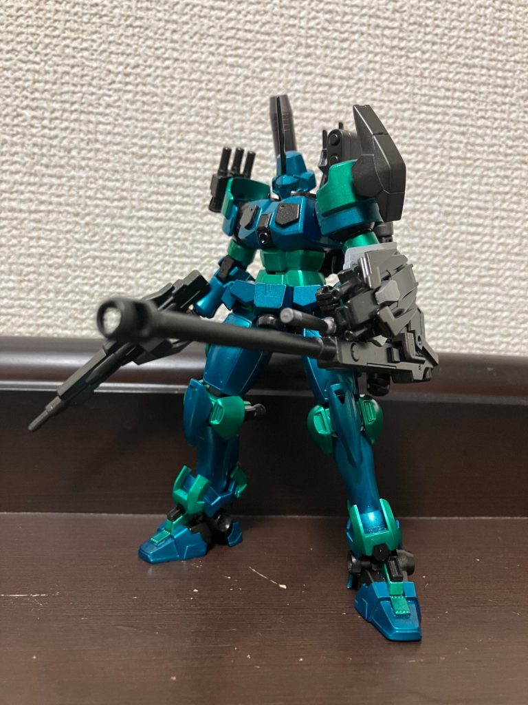 このドーバーガンを構えさせるのが一番気を遣います。ただ個人的にこの持たせ方は結構お気に入りだったりw