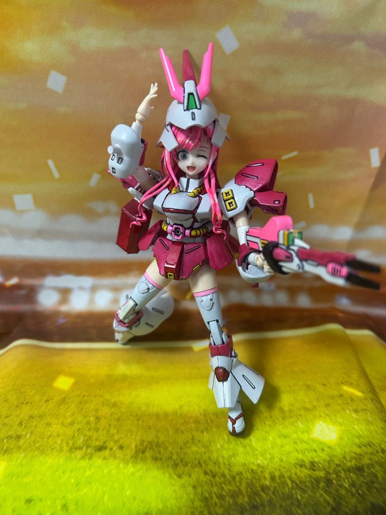 色合い的にキュベレイも思ったのですが、あの肩幅をどうしたらいいか思いつかなかったのでサザビーにしました。