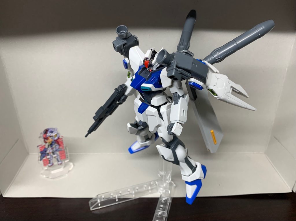 ファンネル装備　アスタロトなどからパーツを流用して作りました。