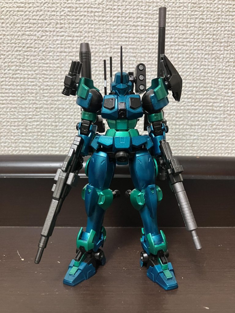 作品名：塗料が切れて武器の塗装が終わらない！🤣<p>一部武装の変更と、ミサイルの弾頭をシルバーで塗っときました。しかし明るさの加減？で随分印象が違うw</p>
