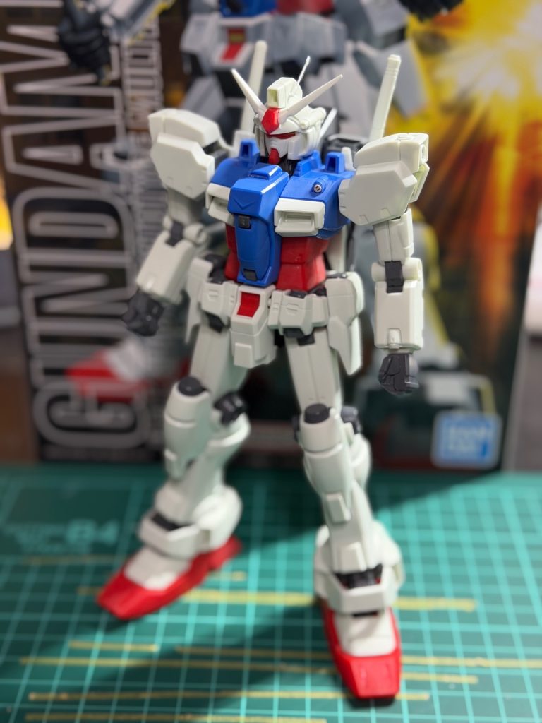約30年前のキットということでめちゃくちゃ古いMGです…ぱち組の時点でプロポーションは悪くはなかったのですが、やるなら改修、改造したいなということでめんどくさがり屋ですが動きました。