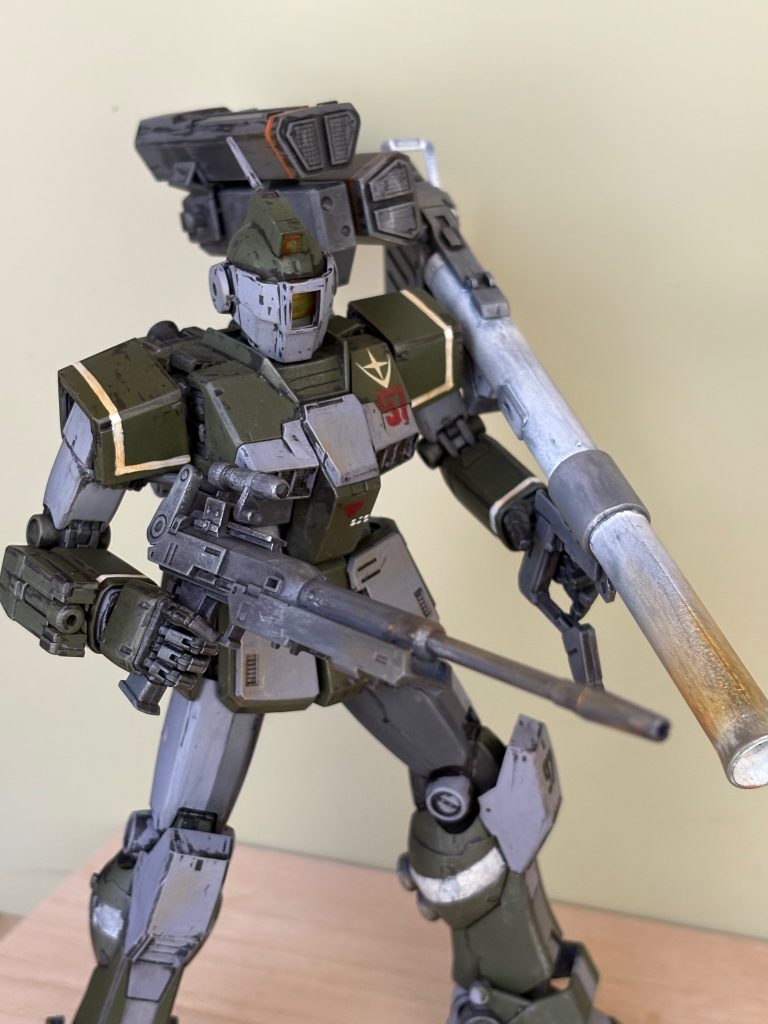 『とーつげきーっっっ‥！』ジムスナイパーカスタムって、装甲や機動性も向上していて、実は突撃、接近戦用の機体として設計されたとか？なんとか！そんな気がしますね。今回もご覧いただきありがとうございました😭