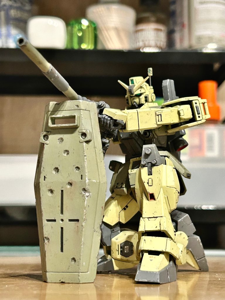 さらに鹵獲機版輝き撃ちをマゼラトップ砲で制作。本来横向きの持ち手が逆に付いてましたが改造して変更。