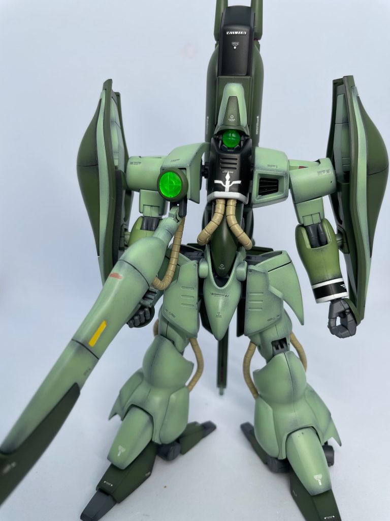 あとで気付いたのですが肩アーマの部分若干下地のピンク色が残ってたんですよね…😭