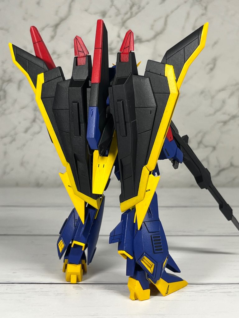 ウイングとリアアーマーとふくらはぎに付いてるのはインパルスガンダムランシエの一部です。