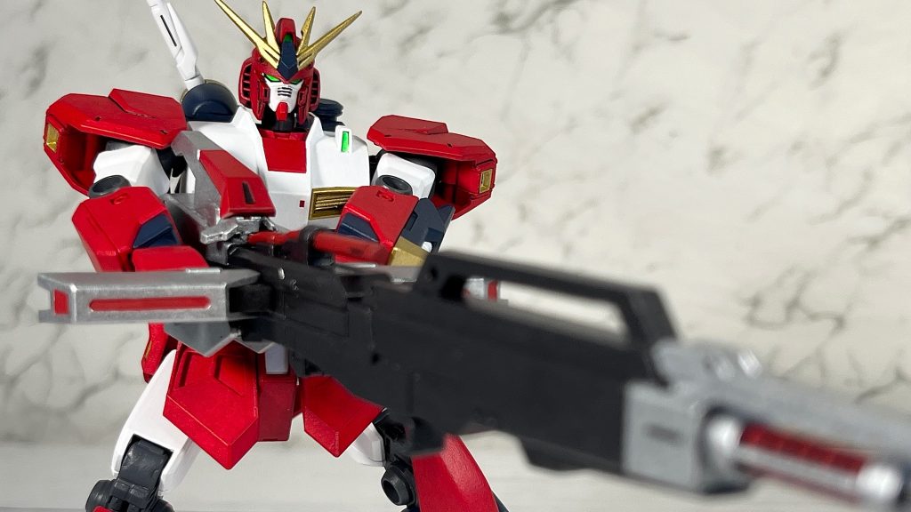 武器はランチャーだけです。脇の下に構えるパターン。