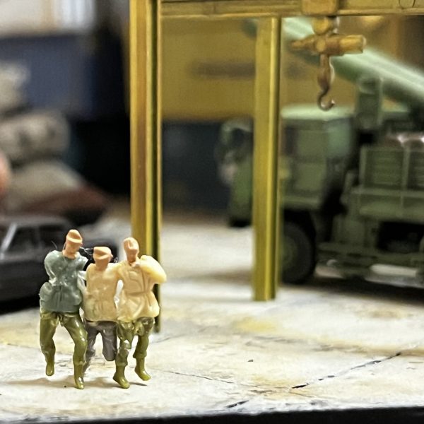 フィギュア作成中です。やっぱりフィギュアを配置するのはイイ！ドラマチックな絵が撮れそうです😄（3枚目）