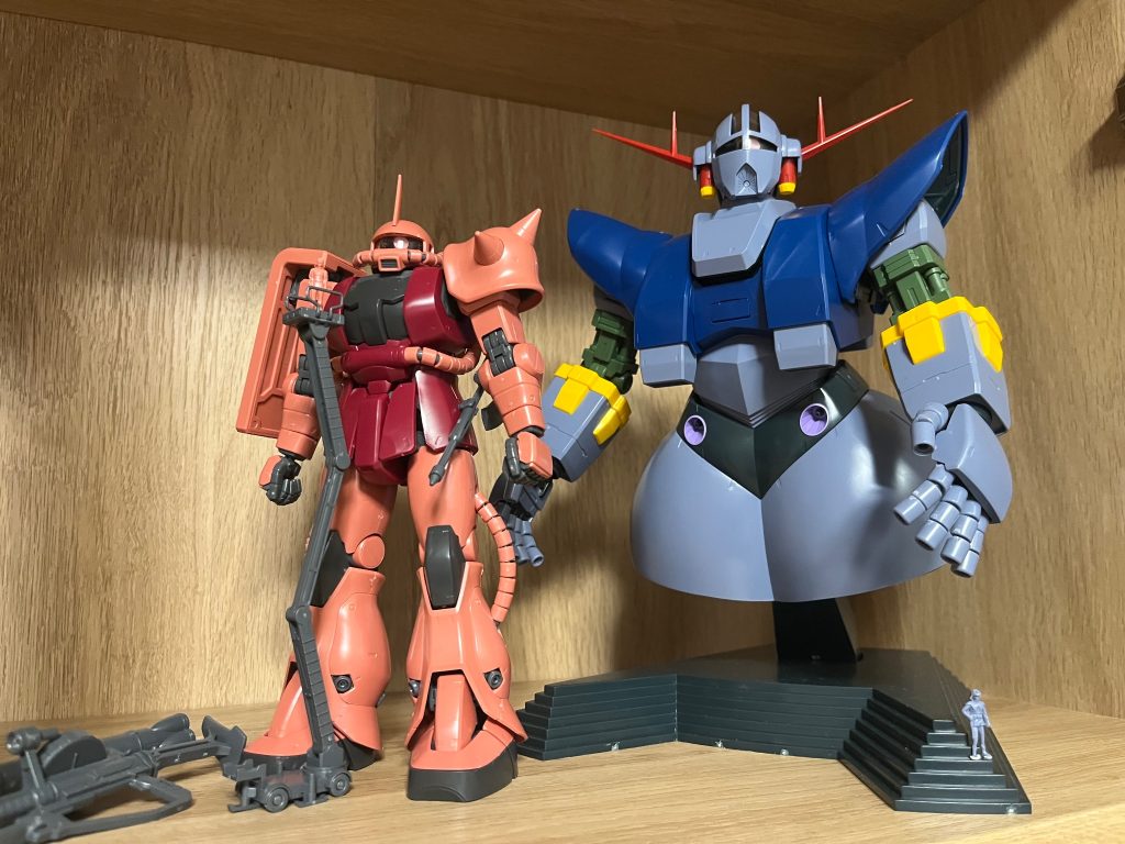 どれもずいぶん昔のモデルですから、素組みですが、一生懸命でゲートカットした、やっと滑らかでツヤツヤになった。