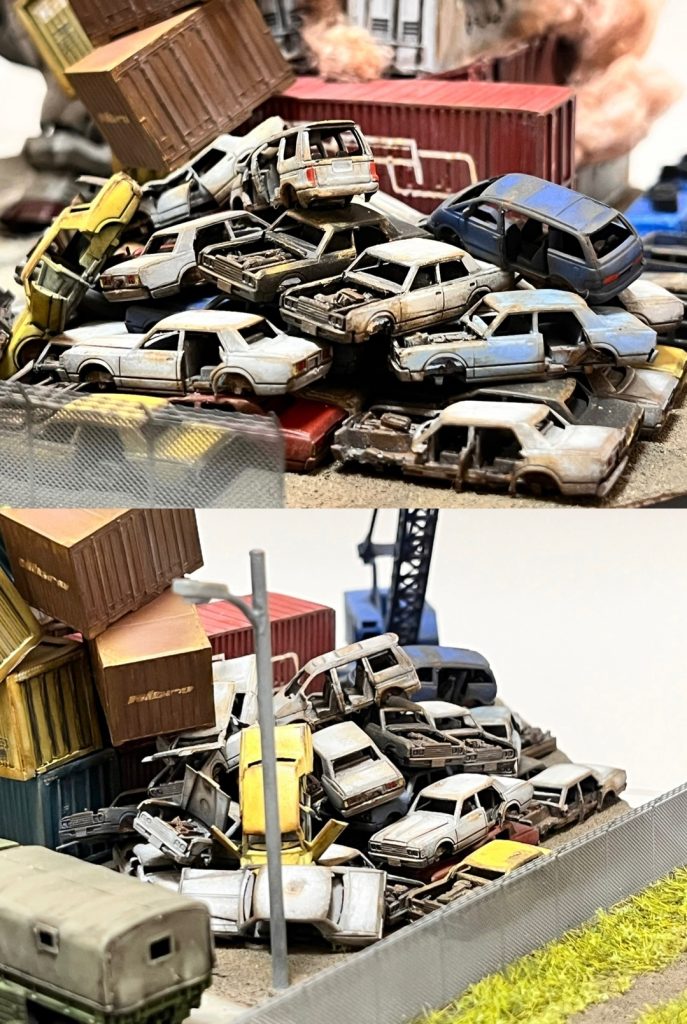 崩れ落ちたコンテナが下の廃車にブチ当たり車がペシャンコになり周りの廃車が転げ落ちる様を表現してみました。ひたすら廃車を作るのは苦行でした😅廃車を積み上げる順番や位置もかなり悩んでました😅
