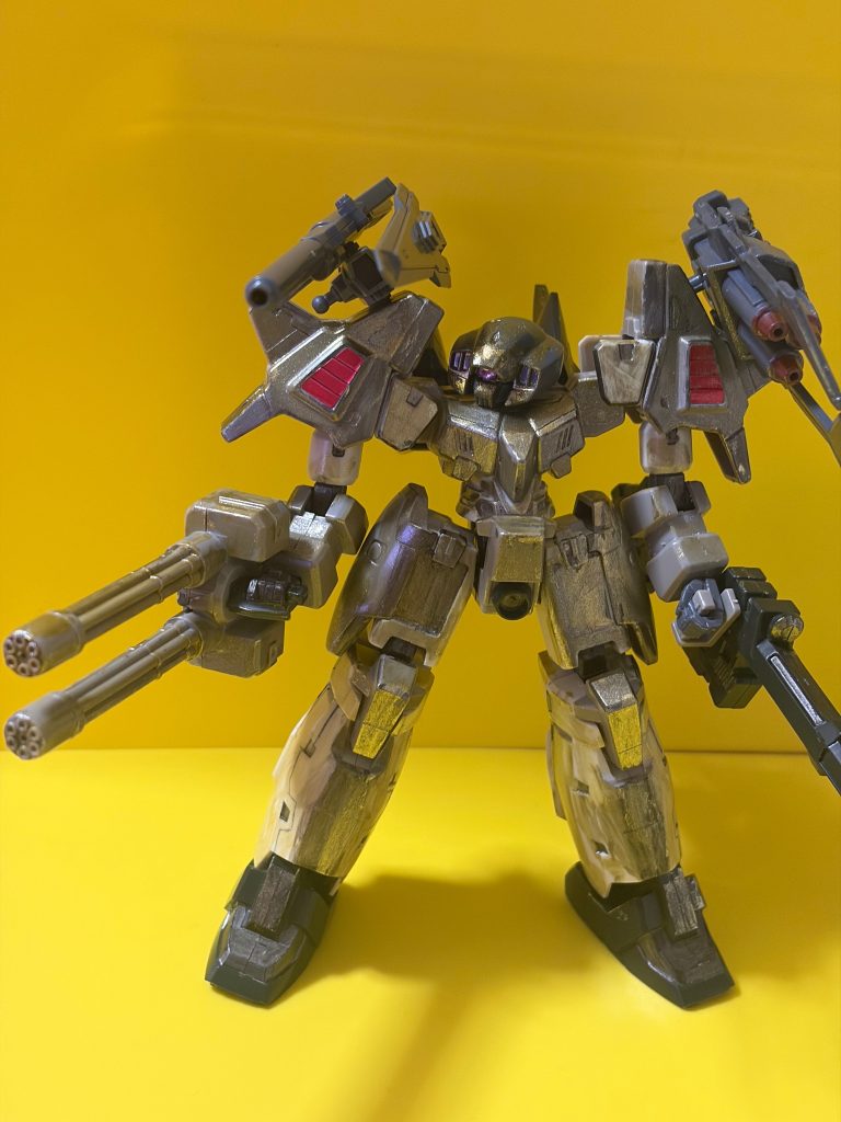二連装ガトリングをはじめとする大ボリュームの重武装と、渋いウェザリングの組み合わせがお気に入りです。ぜひ拡大して見ていただけると嬉しいです！&nbsp;