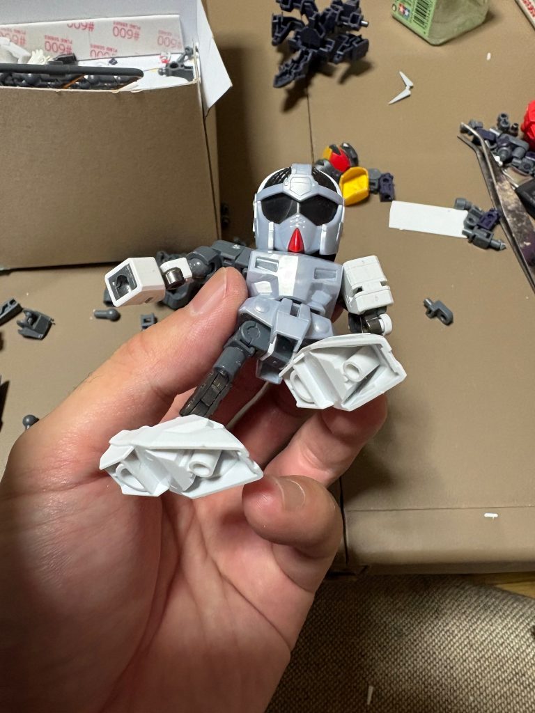 別の改造SDの物ですが、脚パーツの可動域の仕組みは一緒なのでコトブキヤのダブルジョイントを使ってます&nbsp;最後までご覧頂きありがとうございますm(_ _)m