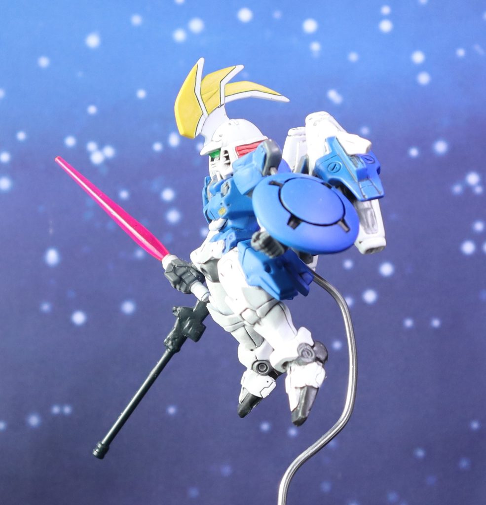 頭は、1/144トールギスIIの物を使用しています。シールドは、プラ板で作成。