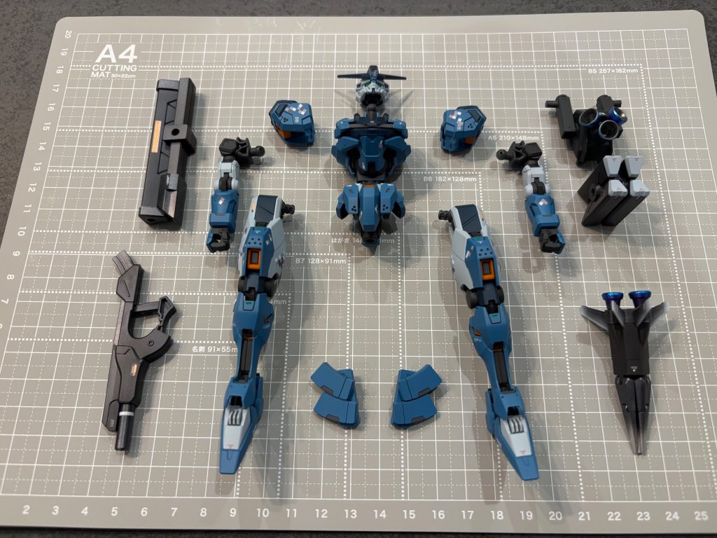 ・ピクセル迷彩デカール（ハイキューパーツ）シリーズ共通して使用しています。陸戦型キャリバーンのために購入した迷彩デカールが大量にあまってます。グリーンだけ他作品でも使用してるので半分くらい使用してるかな？残りの赤系・サンド系・海洋迷彩どっかでつかいたいなー迷彩の似合う機体ってなにかありますかね？