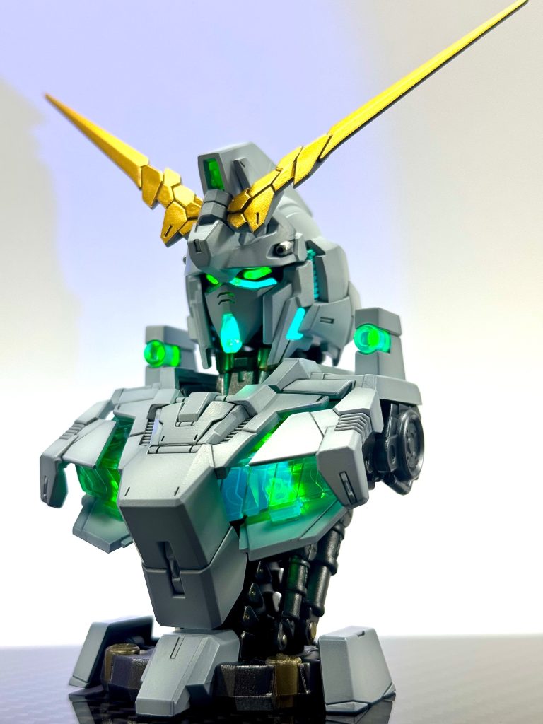 サムネイルもそうなんですが、LEDとブラックライトをダブルで点灯すると何だかとても良い感じに映るのでとてもお気に入りです