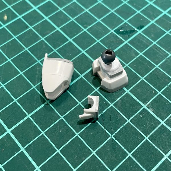 W系機体にも手をつけ始めました！まずは腕腰腿延長処理と合わせ目消しから始めました！（2枚目）