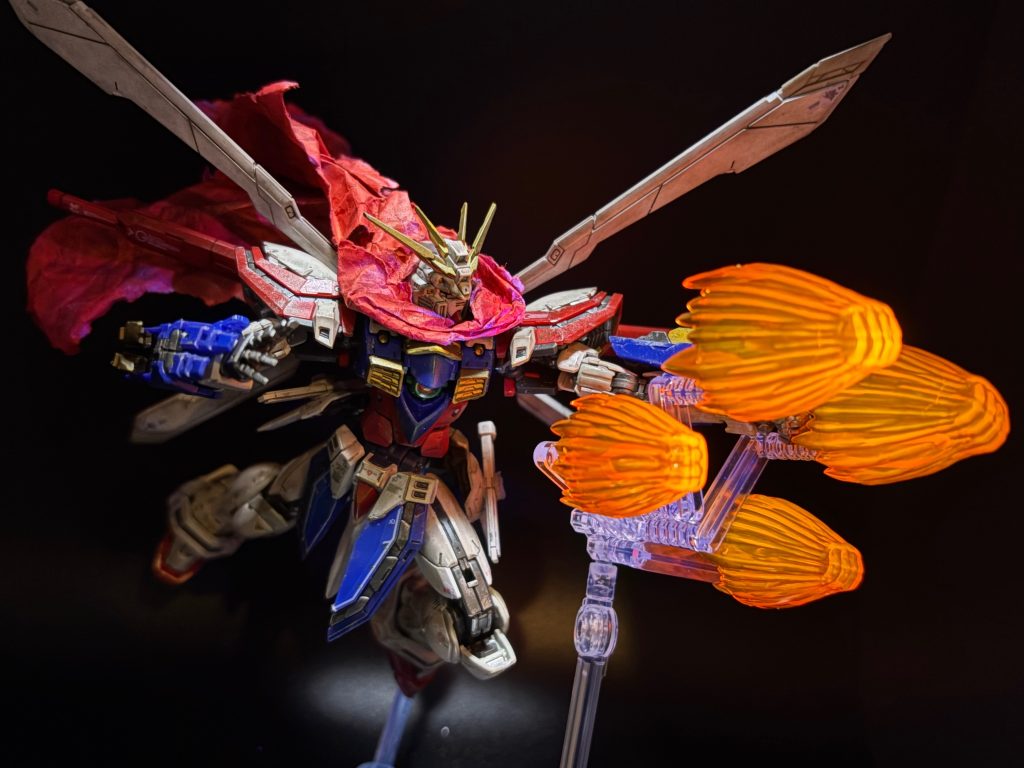 ここからはエフェクトパーツのご紹介✨この拡張セットはアクションベースも付いてくるのでありがたい(gundam-kao3)まずは、パンチラッシュ👊👊👊‼️炎のようなオレンジのエフェクトパーツは全てブラックライトに反応します✨