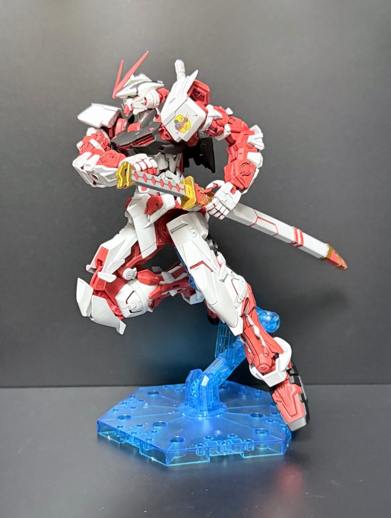 MG ガンダムアストレイレッドフレーム–2枚目/制作者:いかまき