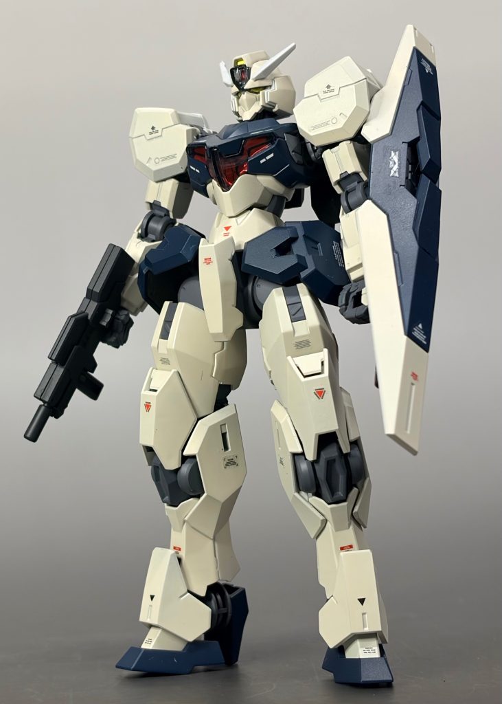 HG ガンヴォルヴァをジム改カラーに全塗装。どことなく宇宙世紀っぽいデザインだったので連邦軍カラーに塗装しました。