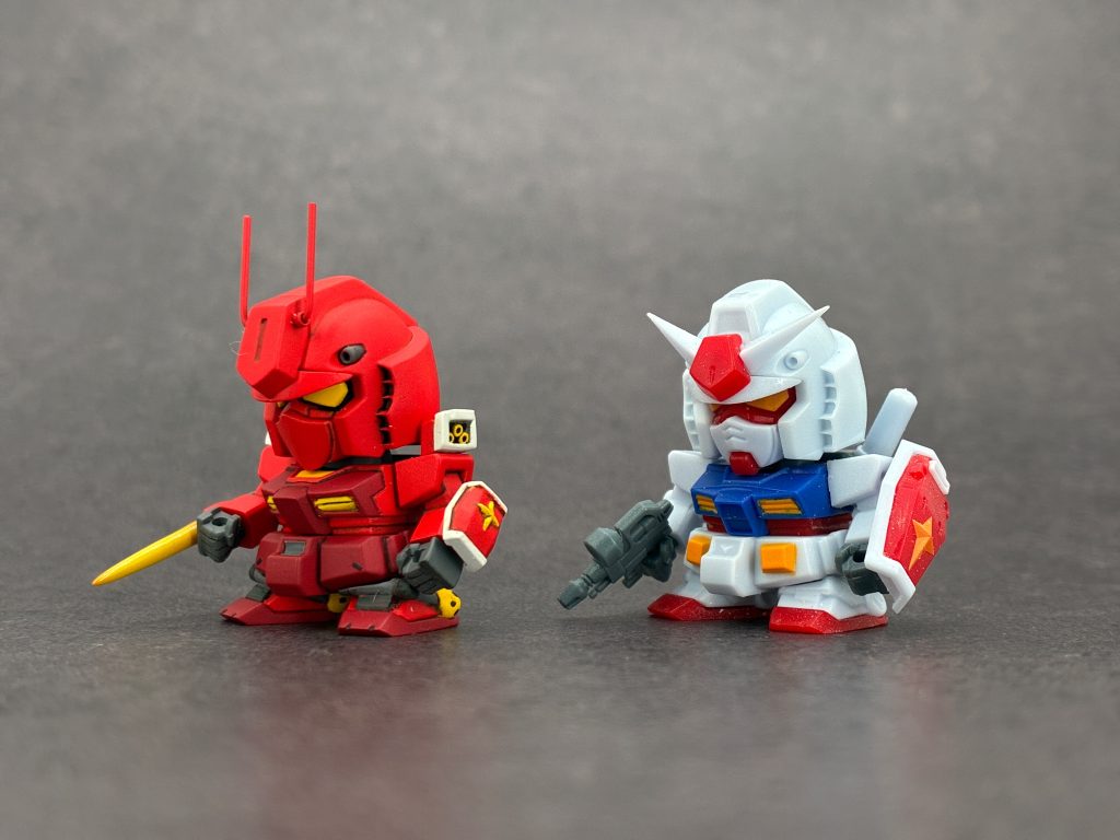 無改造のRX-78-2 ガンダムとの比較。