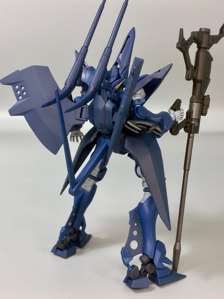 羽は目立つので合わせ目を消してヒケも処理。武器もパーティングラインを消すためゲートから切り出して処理。