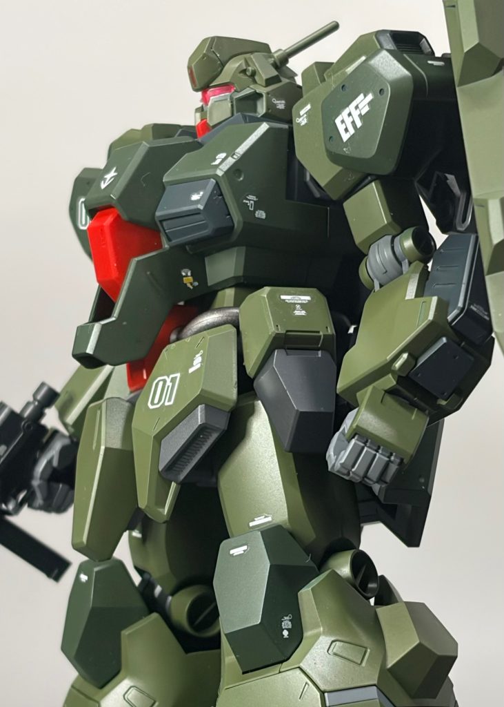 基本は公式のグスタフカール用のデカールですが一部はガンダムFSDのデカールからも使用。毎回のことですが海賊版は使っていませんよ。