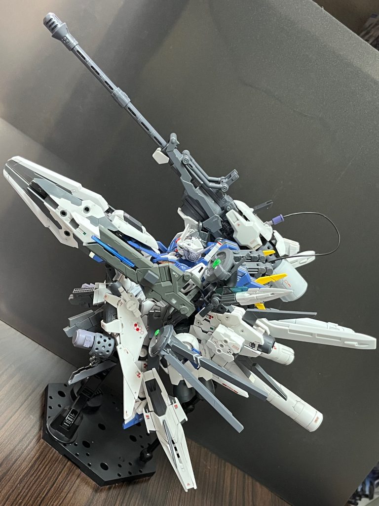 肩にかけた強そうな砲塔