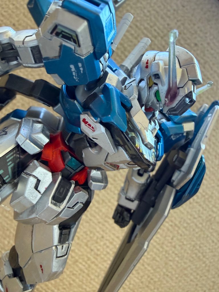 青を差し色にすると某ウ◯トラマンのような感じが…💦