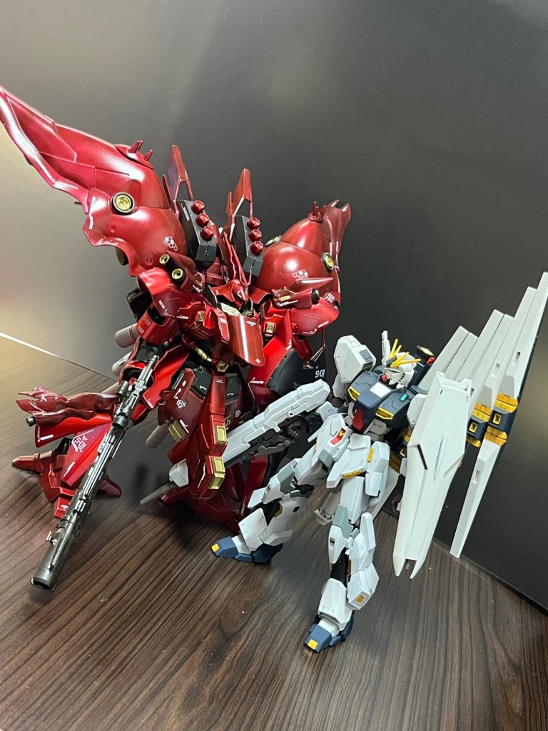 2体並べると逆襲のシャアがはじまる