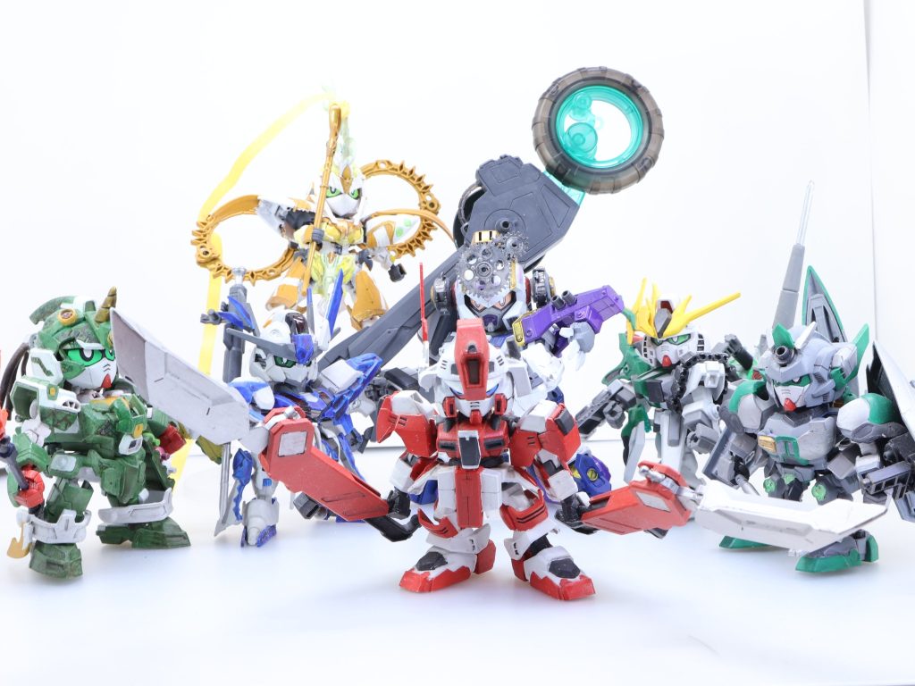 ガンプラフォース、集結：199Ｘ年の「エバーランド」での戦いで感銘を受けた一部の住民は自らを鍛え直し、「ミスク」の襲来に備えることになった。エバーランド自警団・「ガンプラフォース」の誕生である･･････しかし、メガミスク戦でガンニッパーは命を落としてしまい（Page11）、この集合写真は幻のものとなるのであった･･･ガンニッパー製作は2018年3月頃（つまりＧＵＮＳＴＡサーバートラブル前）･･･ようやっと集結した7人のガンプラフォース。しかし放課後世界ではガンニッパーは死んでしまったのだ。当時は設定からして異なりました。ガンニッパーの投稿を見てね。